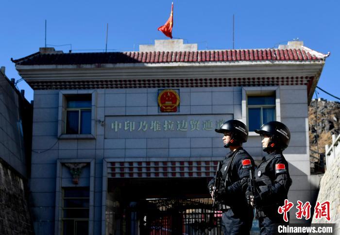 西藏亞東:移民警察守護(hù)國門一線