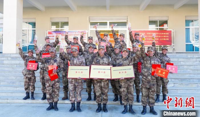 獲獎(jiǎng)選手合影。 吳蒙昆 攝