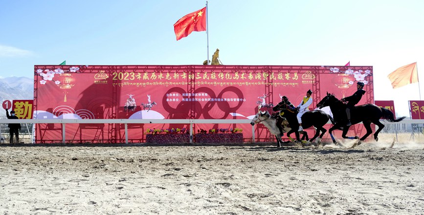 藏歷新年，精彩的馬術表演。潘多攝