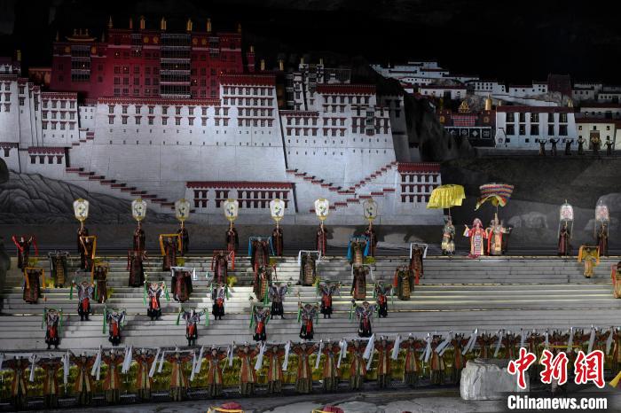 3月17日，西藏拉薩，《文成公主》大型史詩劇演出現場?！±盍?攝