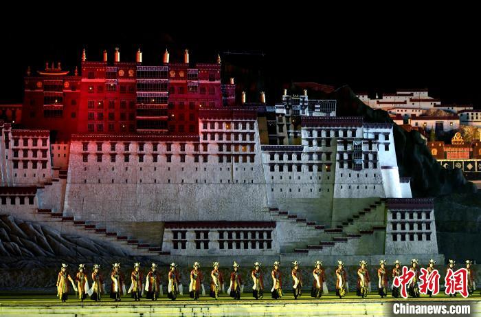 3月17日，西藏拉薩，《文成公主》大型史詩劇演出現場?！±盍?攝