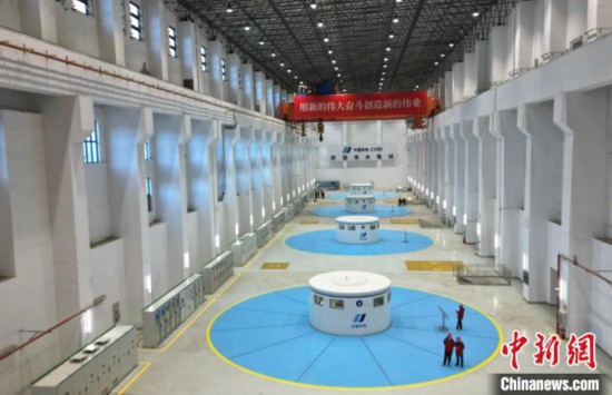 圖為水電站內(nèi)部。 王磊 攝